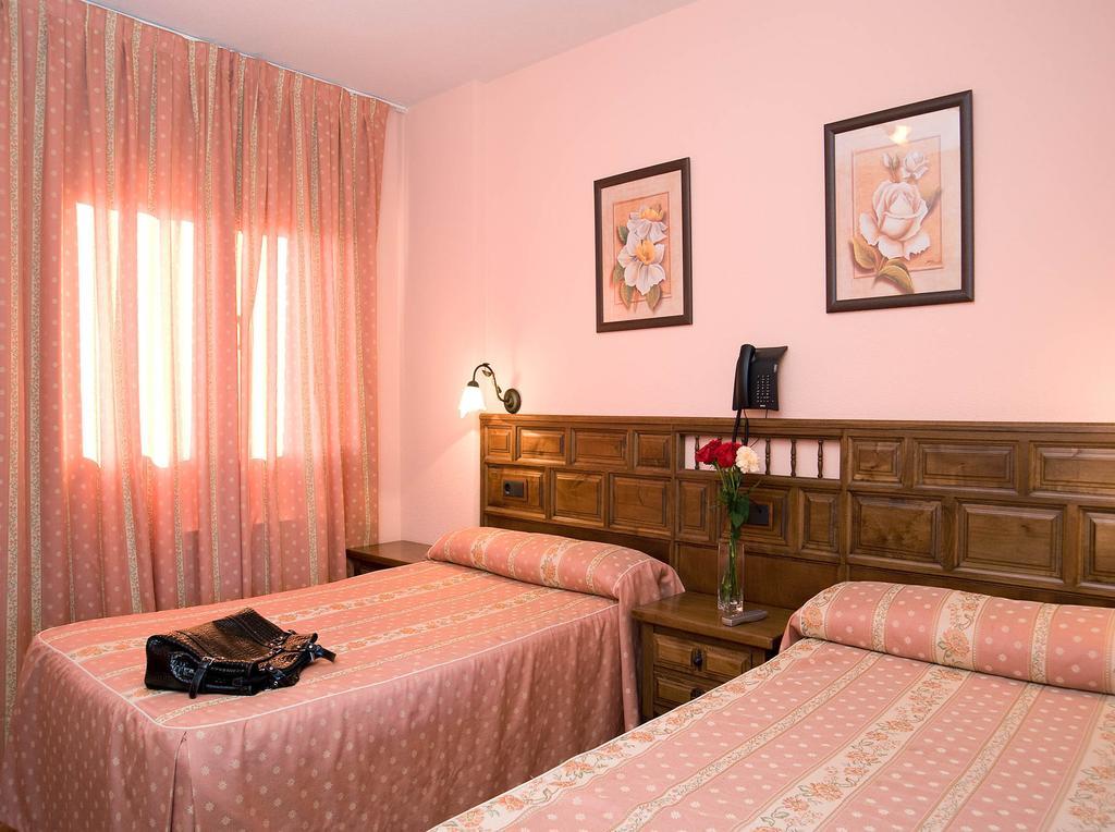 Hotel Rural "Victoria" Humanes Phòng bức ảnh